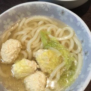 土鍋で簡単♪肉団子と大根の葉の鍋焼きうどん